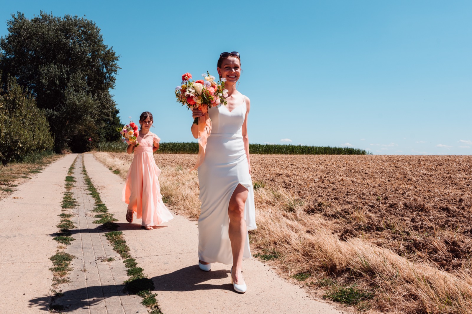Sarah op de veldweg